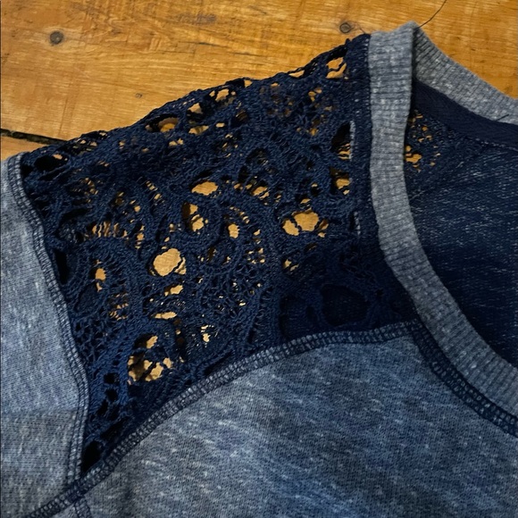 Lightweight Point Zero Sweater with Lace Detail Size M - Picture 2 of 7